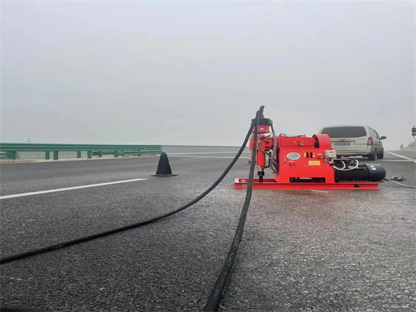 松桃马路路基路面开裂下沉注浆加固灌浆